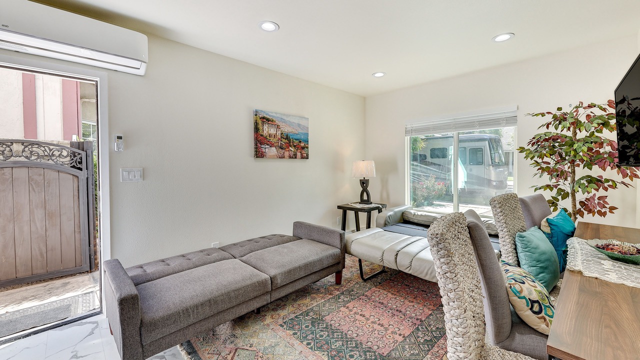 Photo of Livingroom in Anaheim Hills