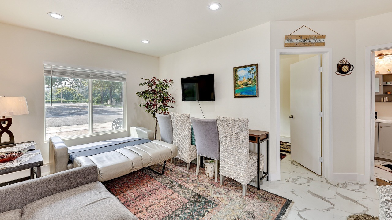 Photo of Livingroom in Anaheim Hills