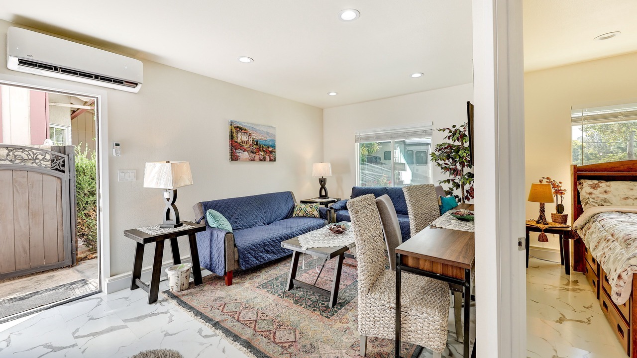 Photo of Livingroom in Anaheim Hills