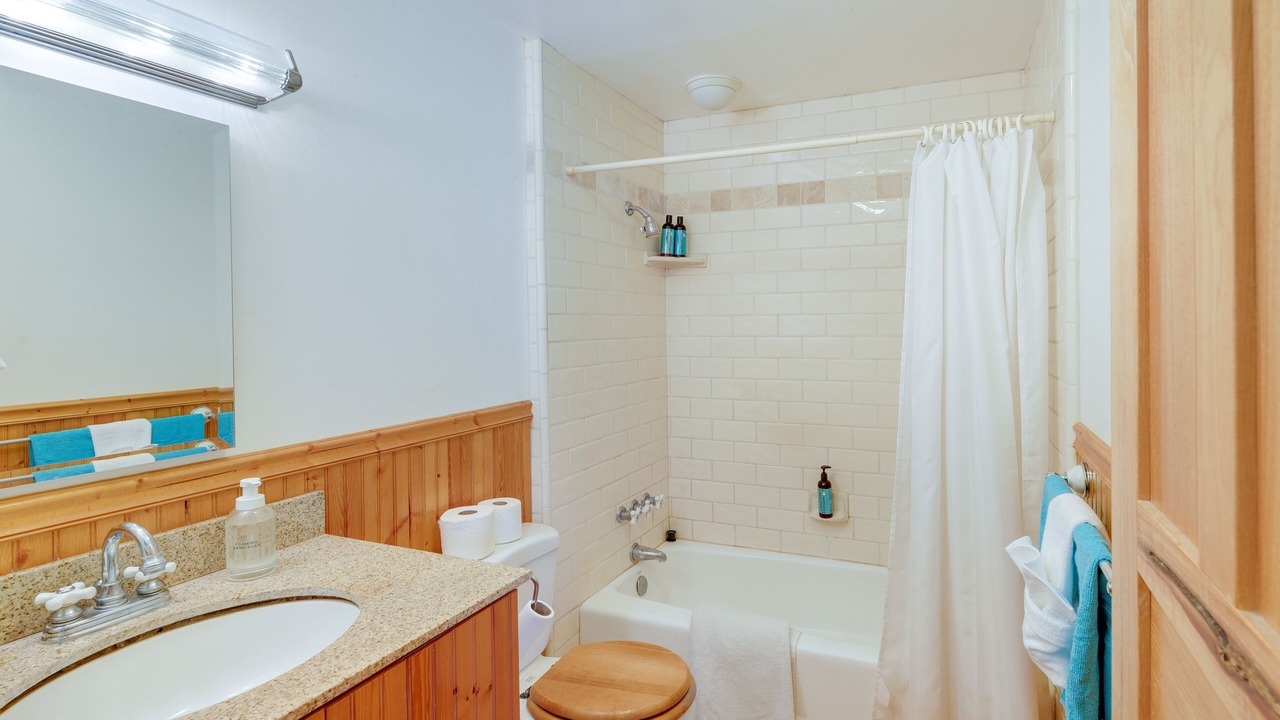 Photo of Bathroom in Kernville
