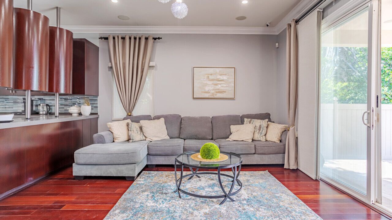 Photo of Livingroom in Valley Glen