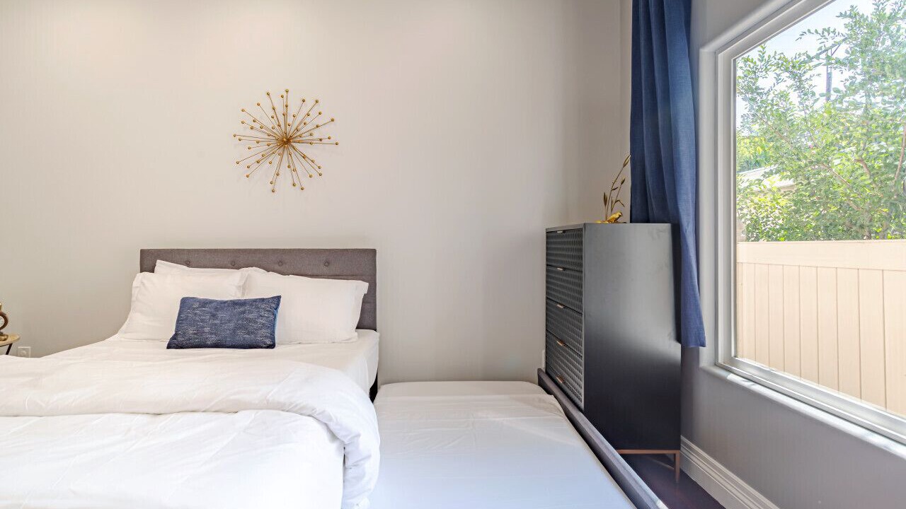 Photo of Bedroom in Valley Glen