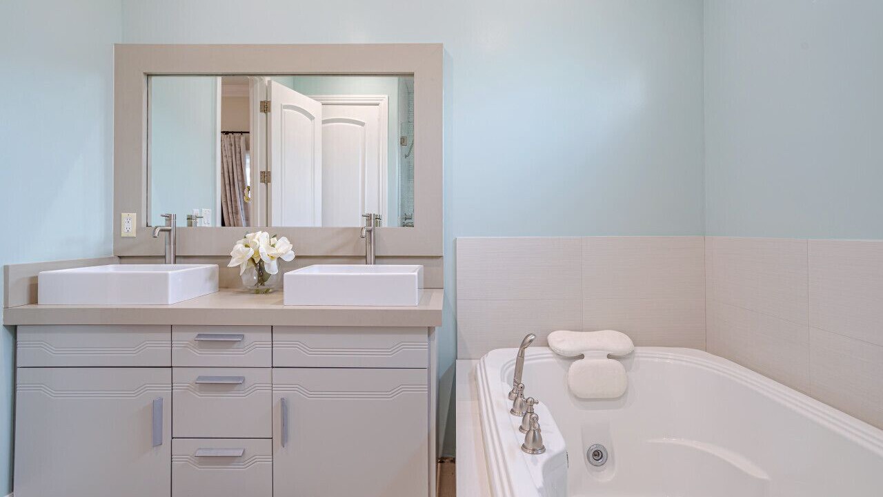 Photo of Bathroom in Valley Glen
