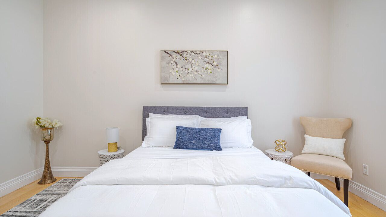 Photo of Bedroom in Valley Glen