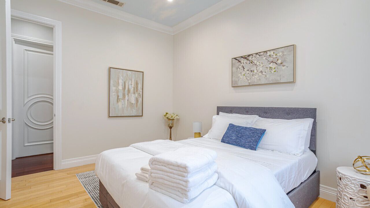 Photo of Bedroom in Valley Glen