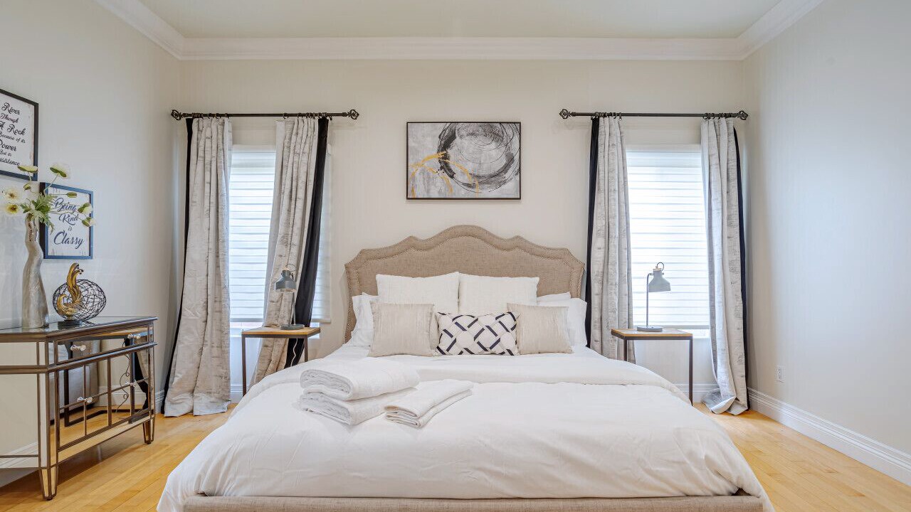 Photo of Bedroom in Valley Glen