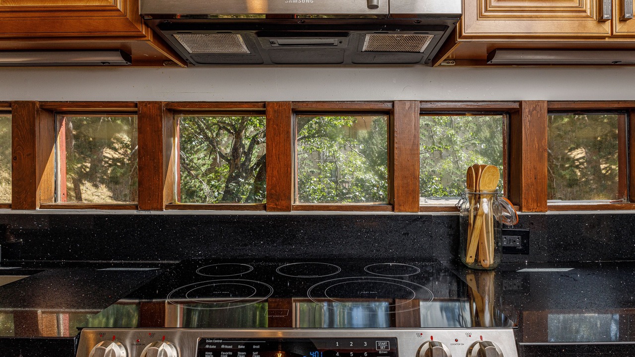 Photo of Kitchen in Lake Arrowhead