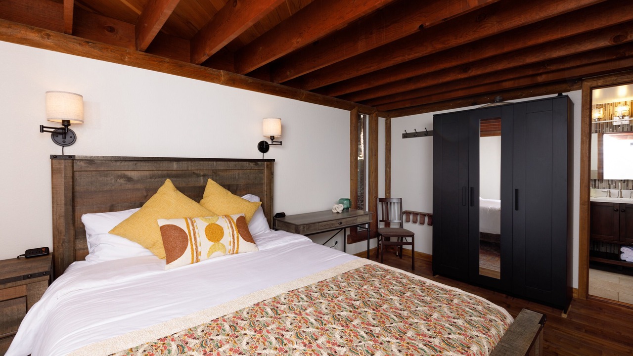 Photo of Bedroom in Lake Arrowhead