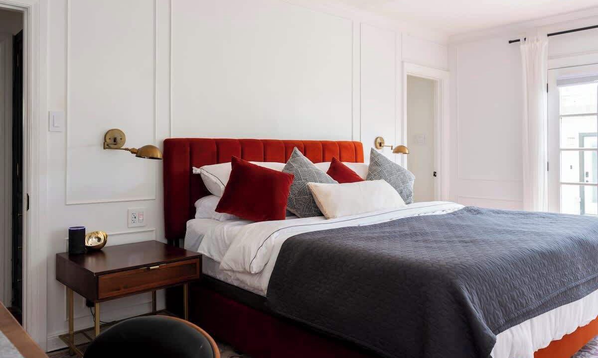 Photo of Bedroom in Greater Wilshire - Hancock Park