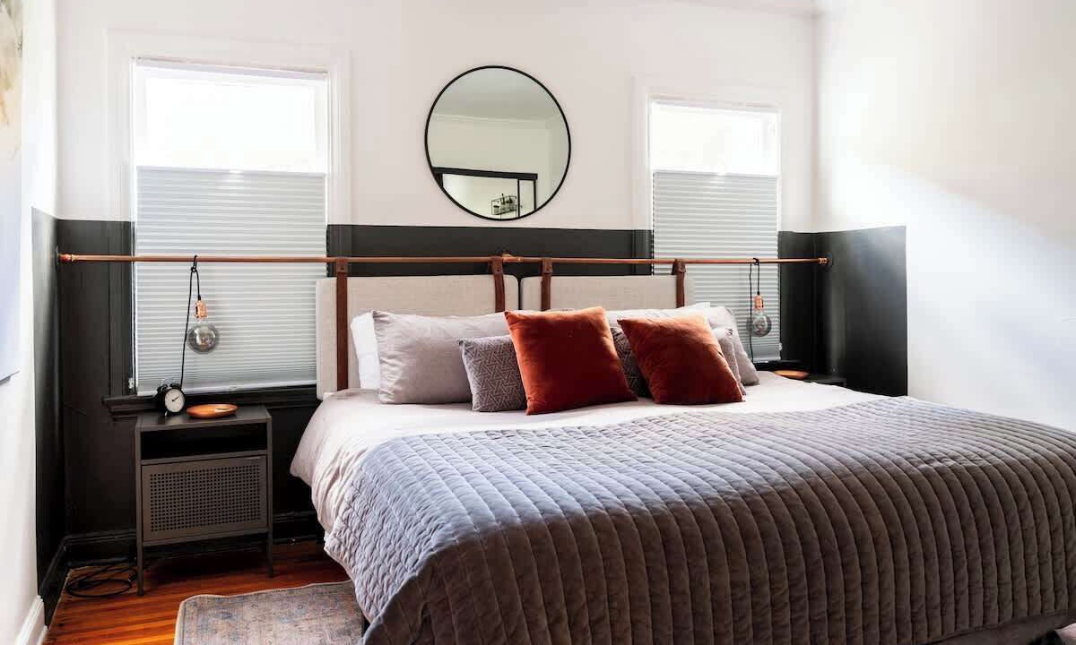 Photo of Bedroom in Greater Wilshire - Hancock Park