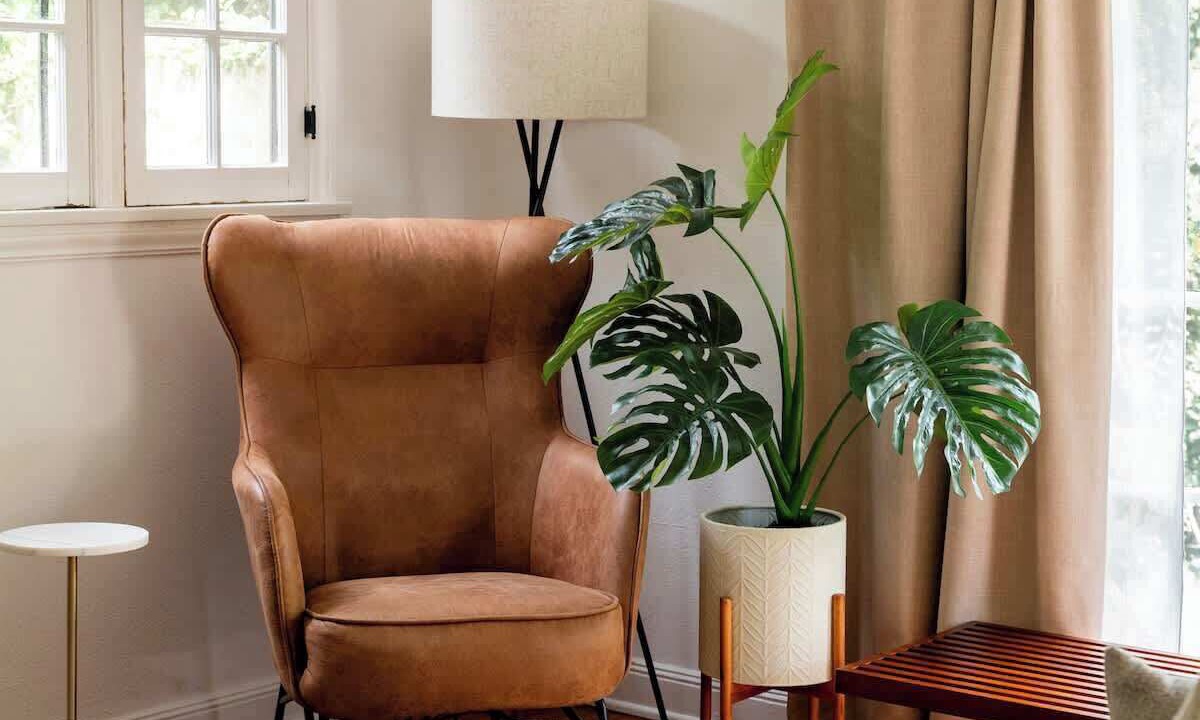 Photo of Livingroom in Greater Wilshire - Hancock Park