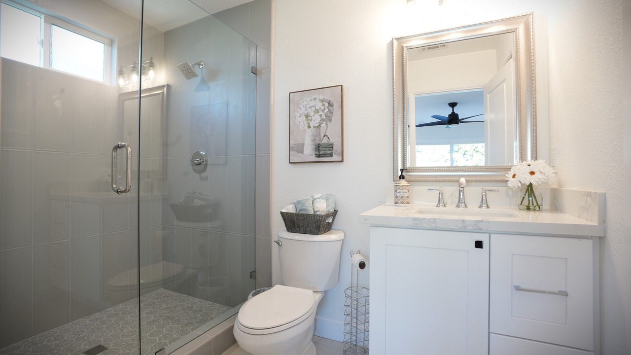 Photo of Bathroom in Orange