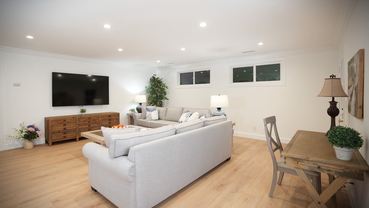 Photo of Livingroom in Orange