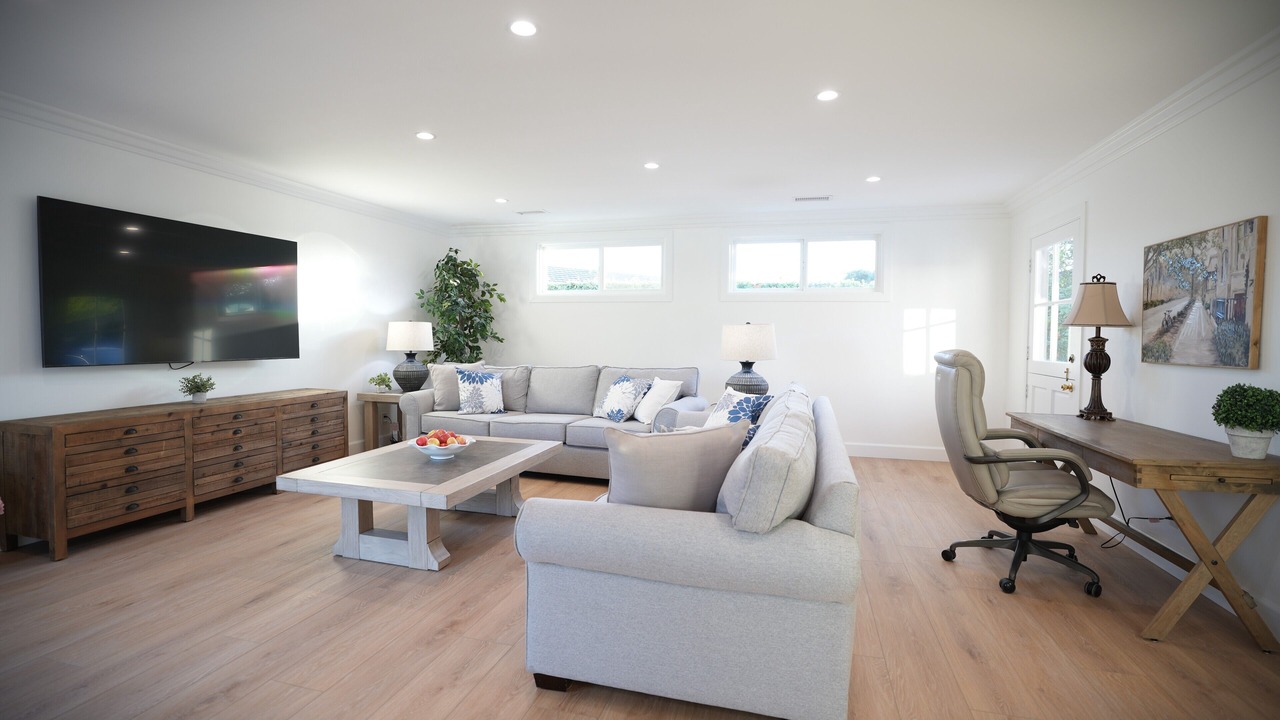 Photo of Livingroom in Orange