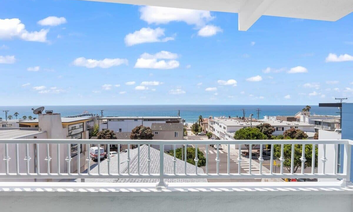 Photo of Patio Balcony in The Strand