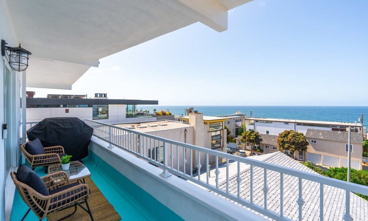 Photo of Patio Balcony in The Strand