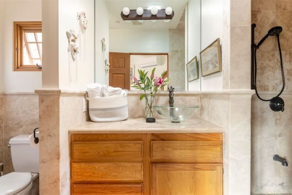 Photo of Bathroom in Verdugo Woodlands