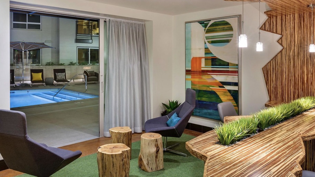 Photo of Outdoor in Miracle Mile