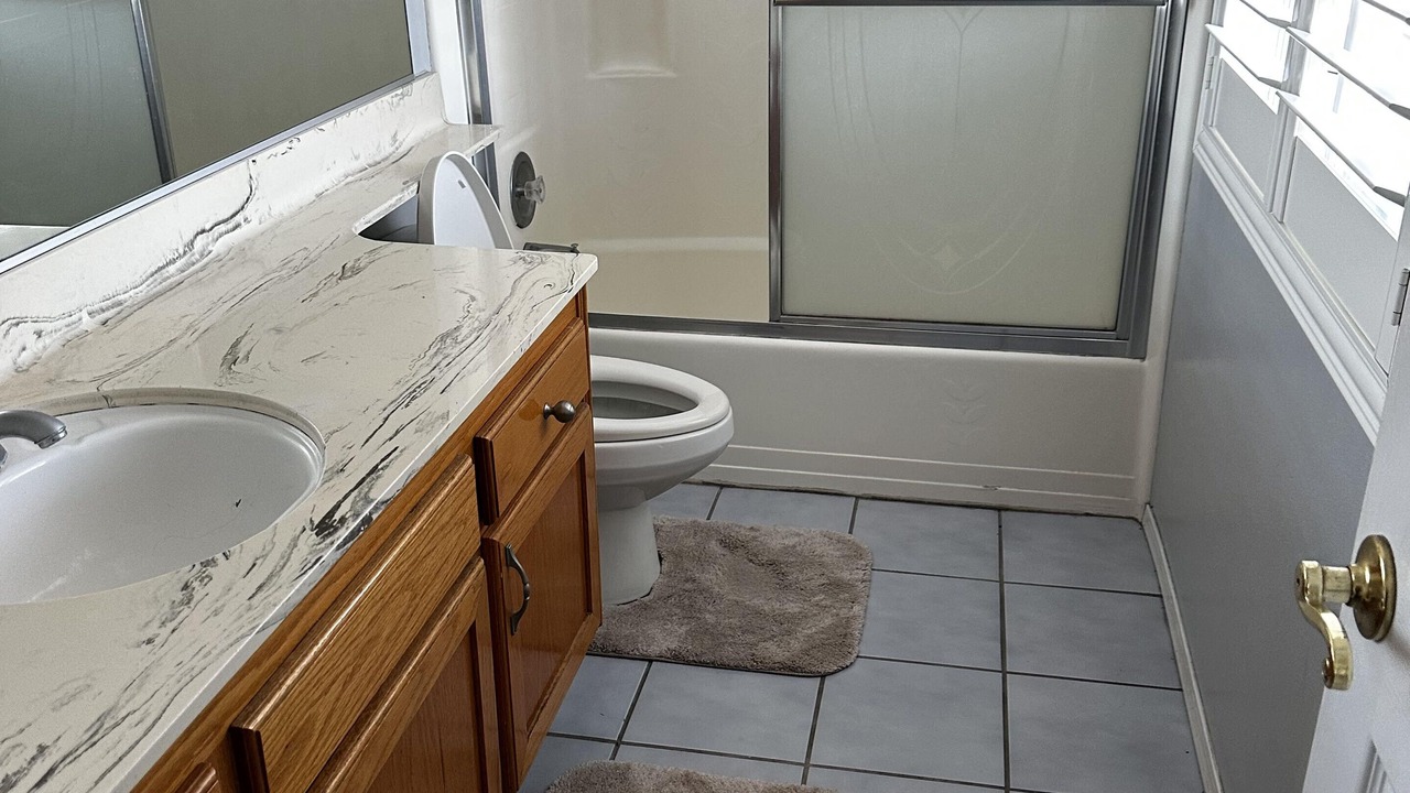 Photo of Bathroom in Harbor