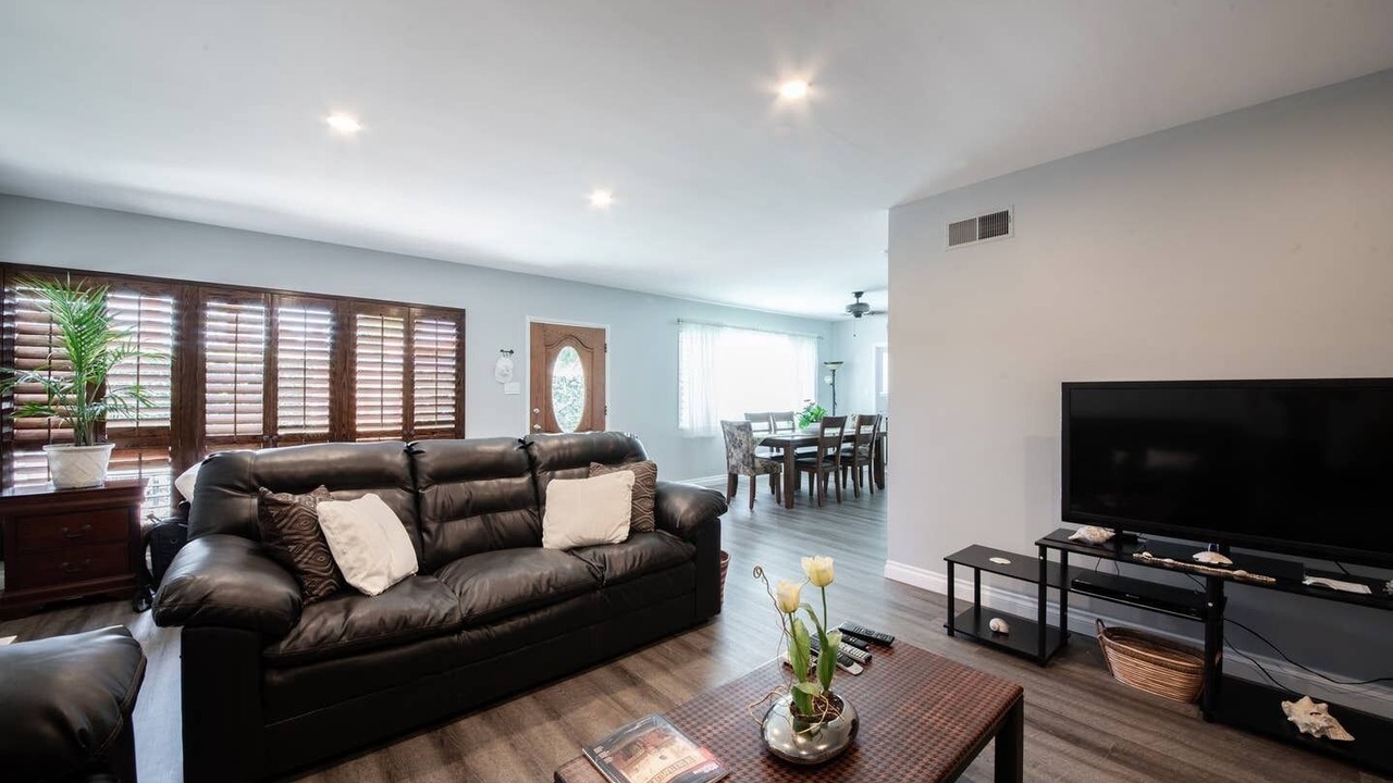 Photo of Livingroom in Eastside