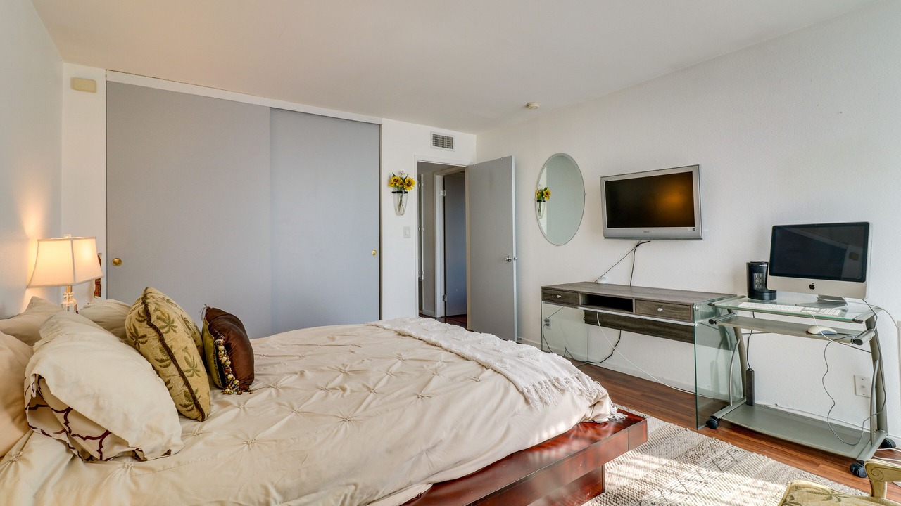 Photo of Bedroom in Granada Hills South