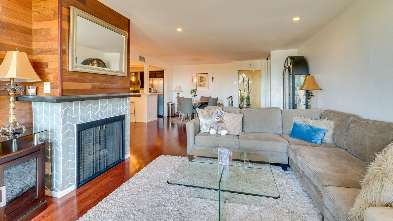Photo of Livingroom in Granada Hills South