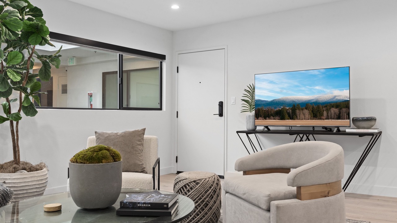 Photo of Livingroom in Tri-West