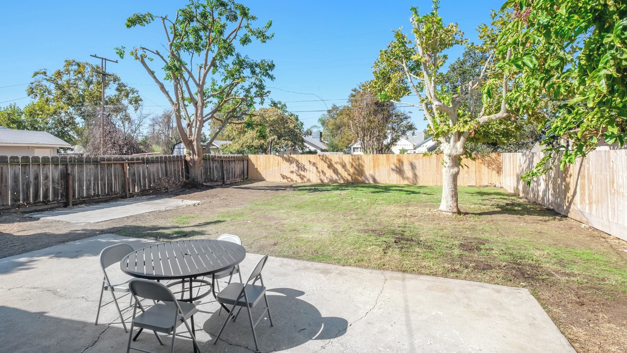 Photo of Outdoor in Raisin