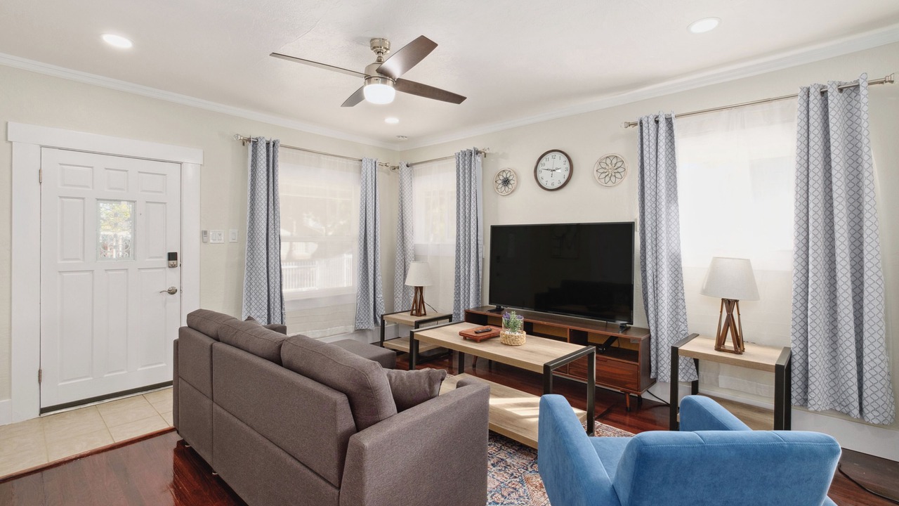 Photo of Livingroom in Raisin