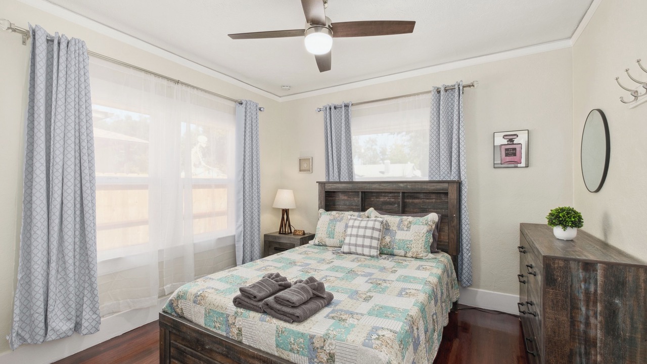 Photo of Bedroom in Raisin