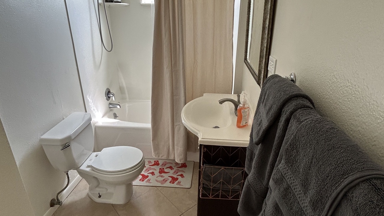 Photo of Bathroom in East Side Costa Mesa