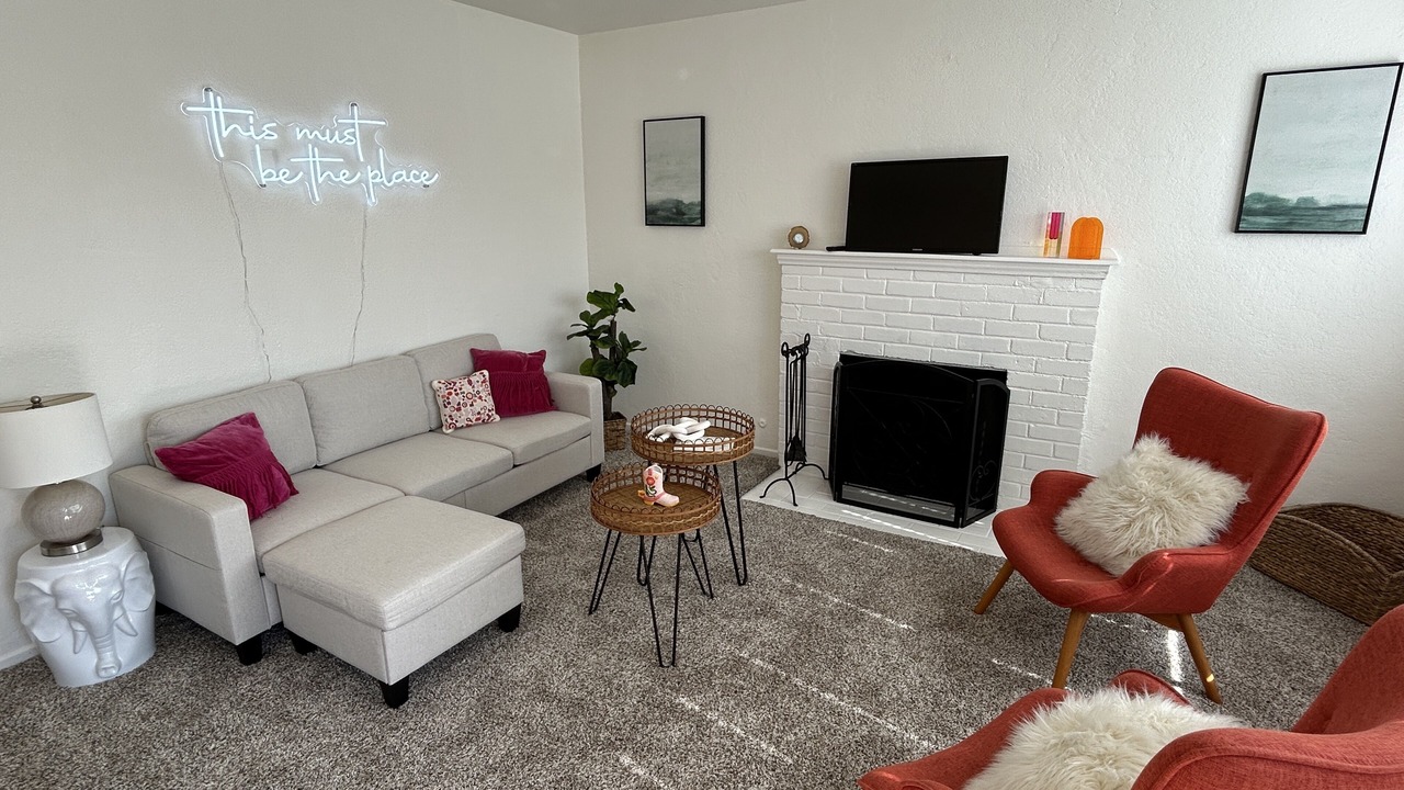 Photo of Livingroom in East Side Costa Mesa