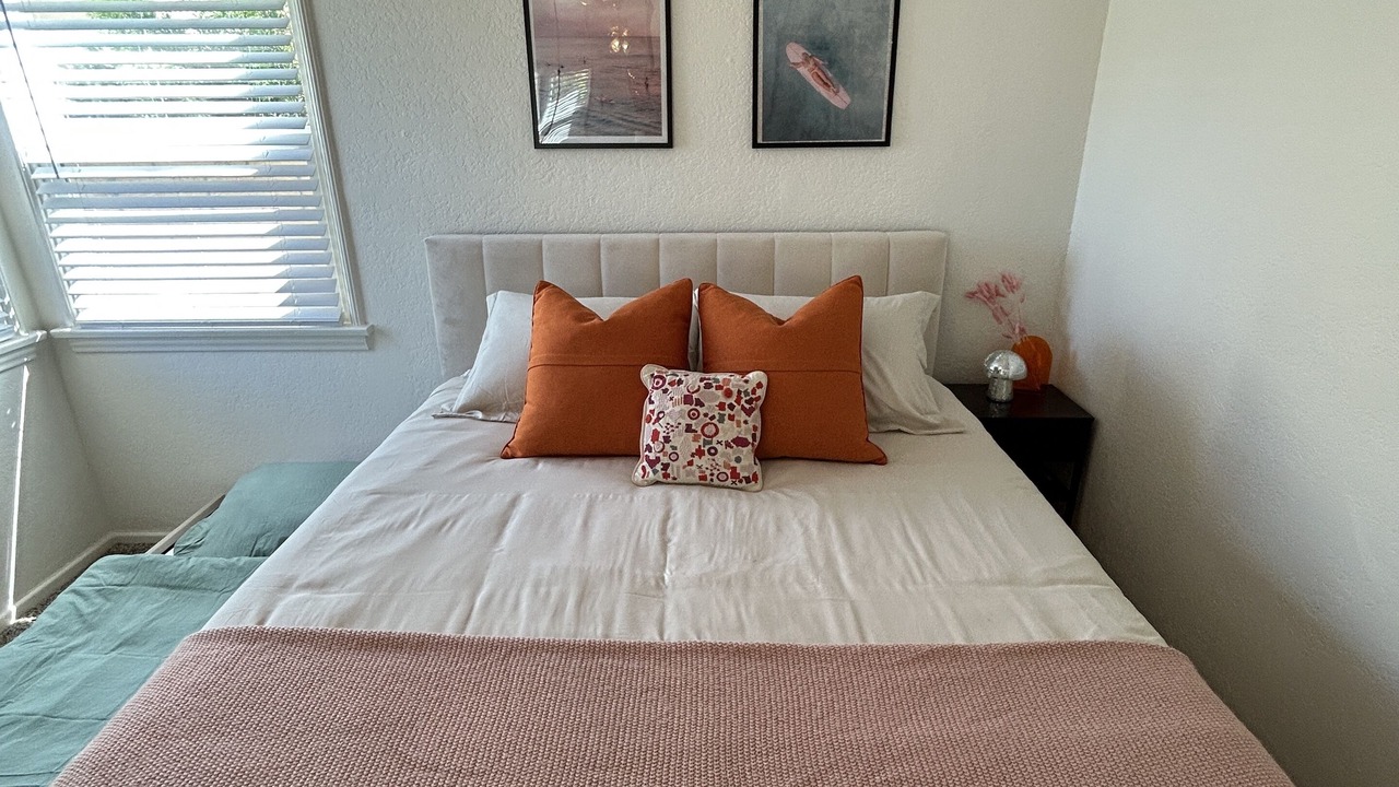 Photo of Bedroom in East Side Costa Mesa