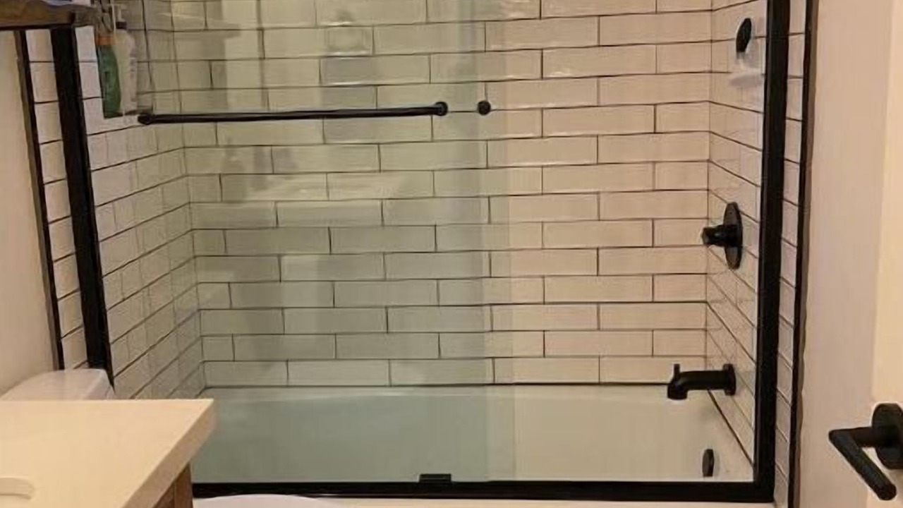 Photo of Bathroom in Blue Jay