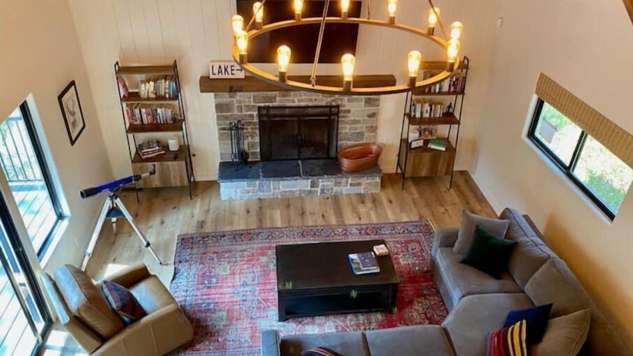 Photo of Livingroom in Blue Jay