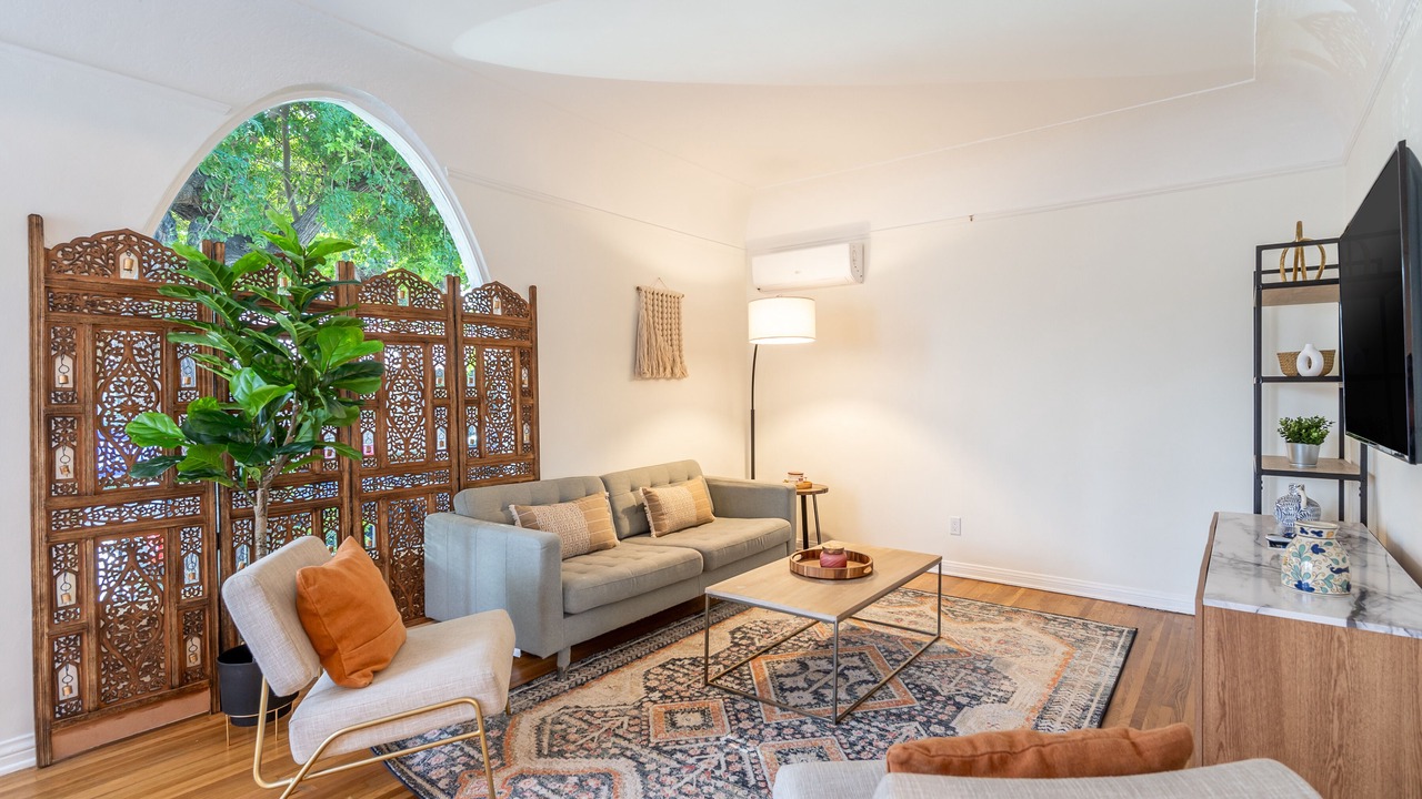 Photo of Livingroom in Eastside