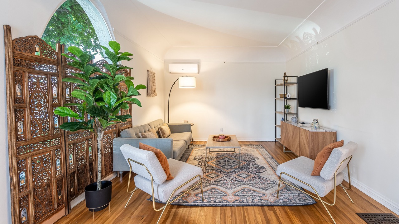 Photo of Livingroom in Eastside