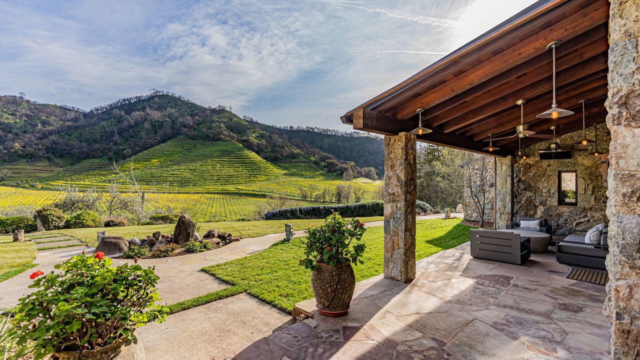 Photo of Patio Balcony in Geyserville