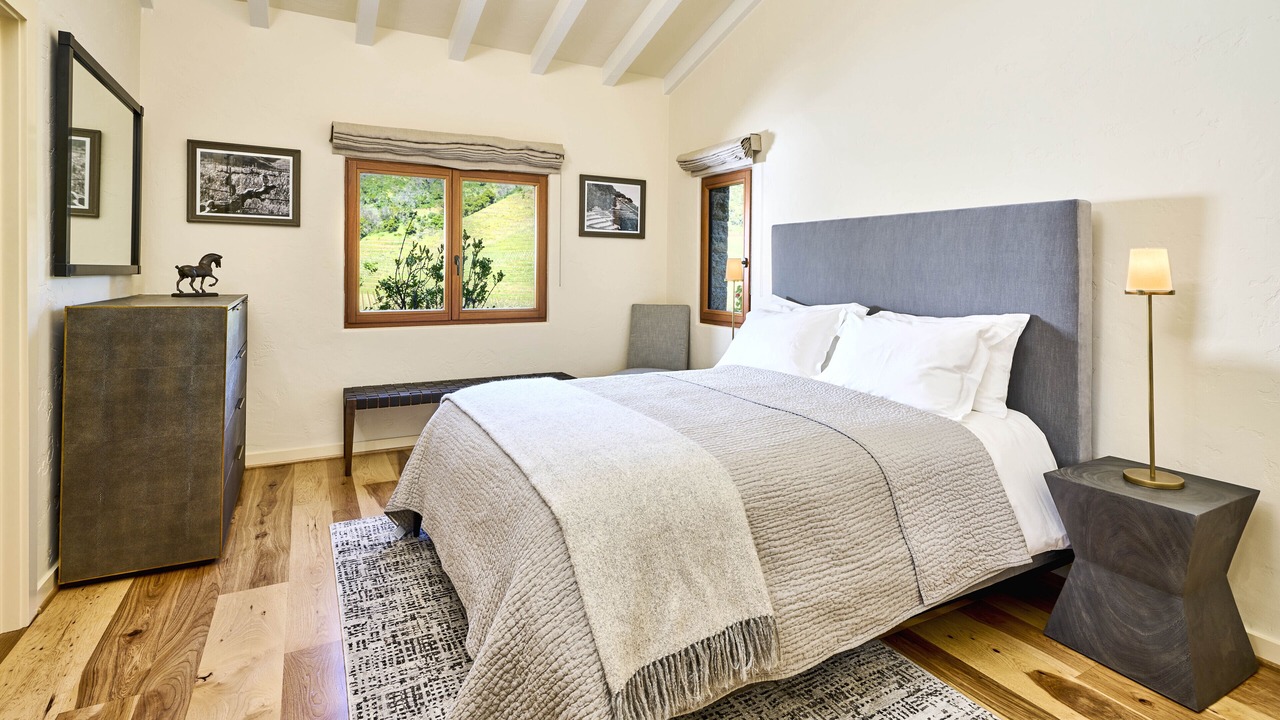 Photo of Bedroom in Geyserville