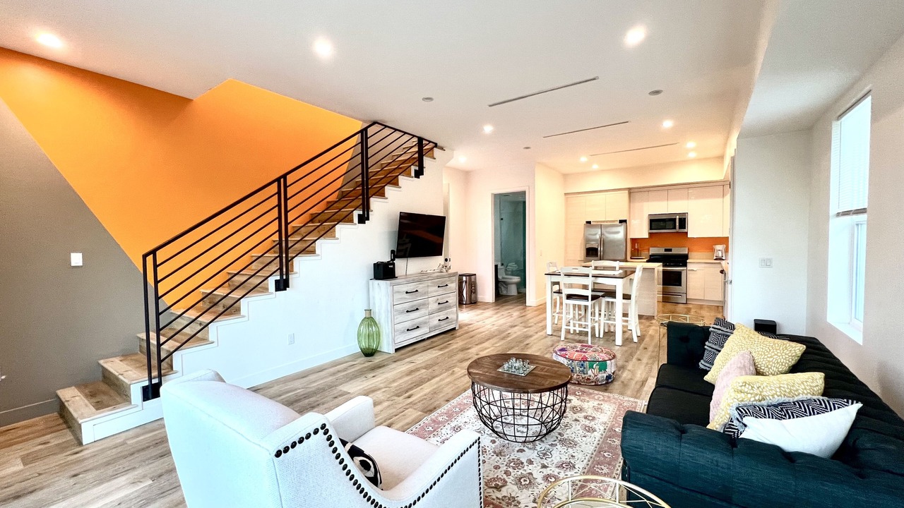 Photo of Livingroom in Canoga Park