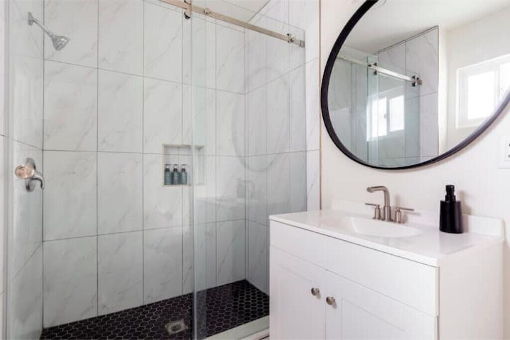 Photo of Bathroom in Harbor