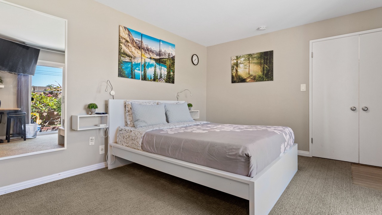 Photo of Bedroom in Fox Hills