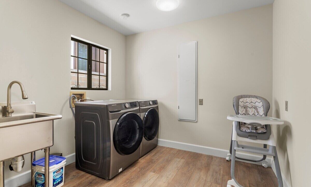 Photo of Bedroom in Burbank