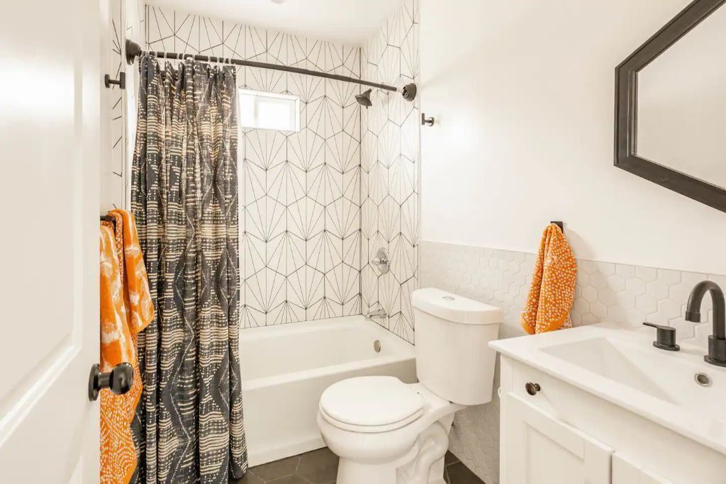 Photo of Bathroom in Los Angeles