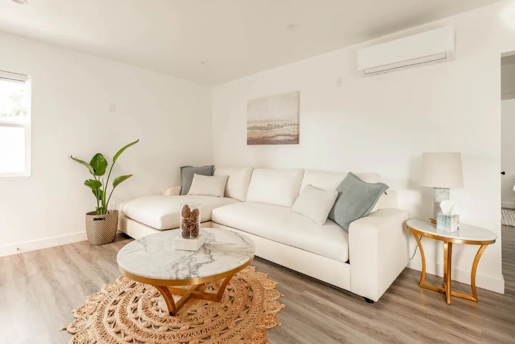 Photo of Livingroom in Los Angeles