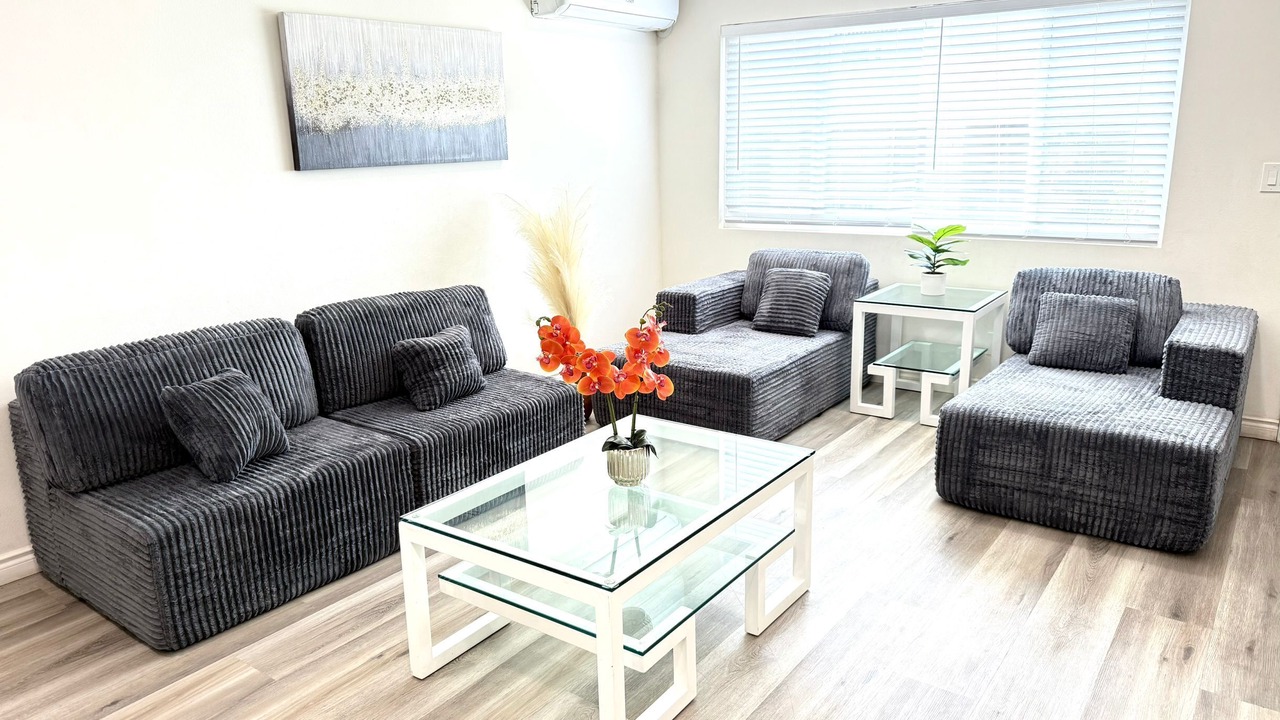 Photo of Livingroom in Upland