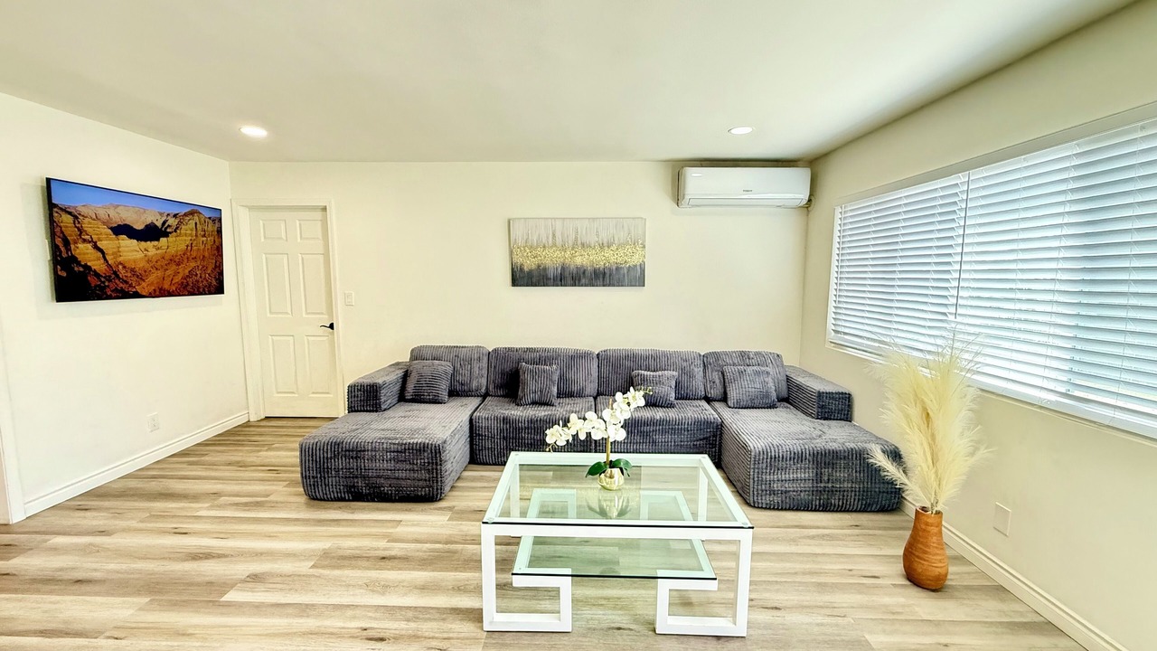 Photo of Livingroom in Upland