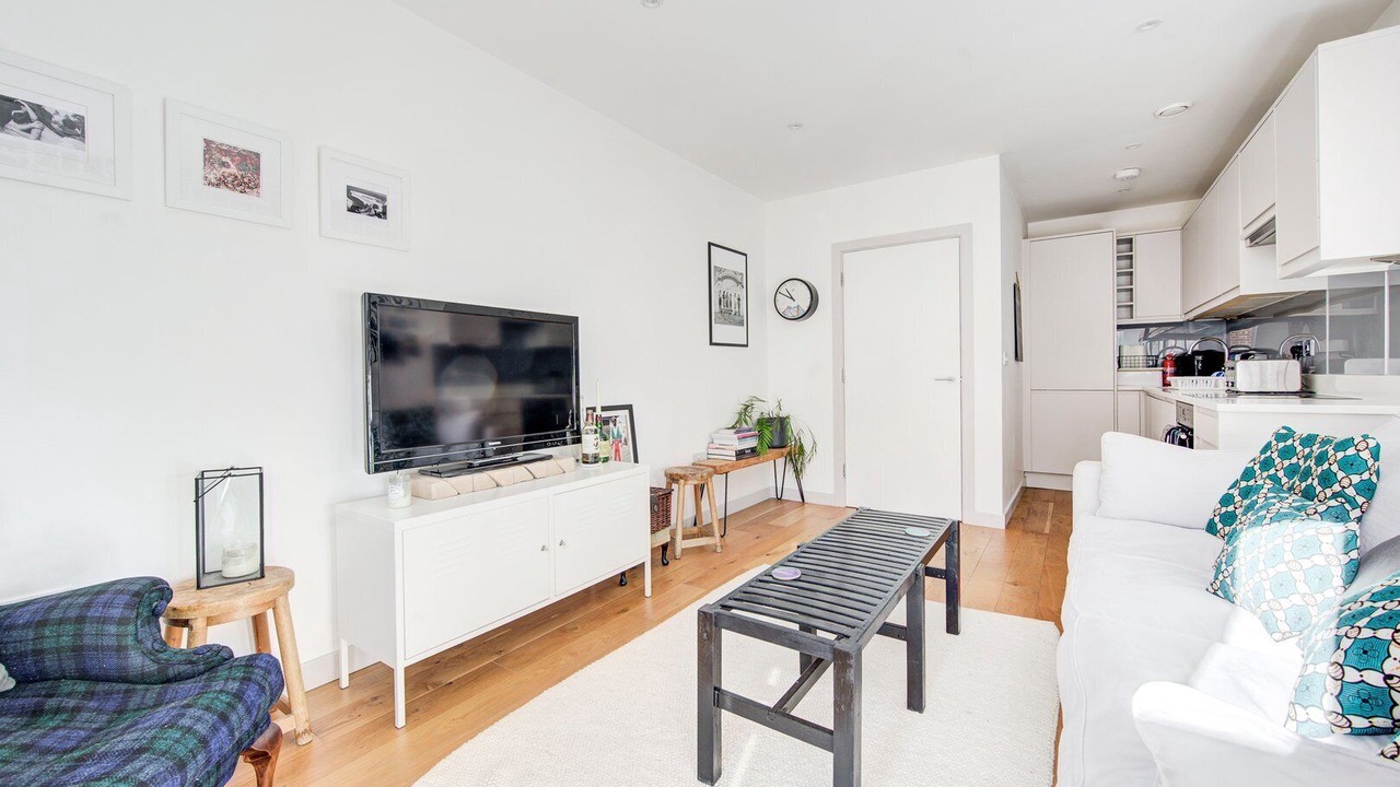 Photo of Livingroom in Hackney Central