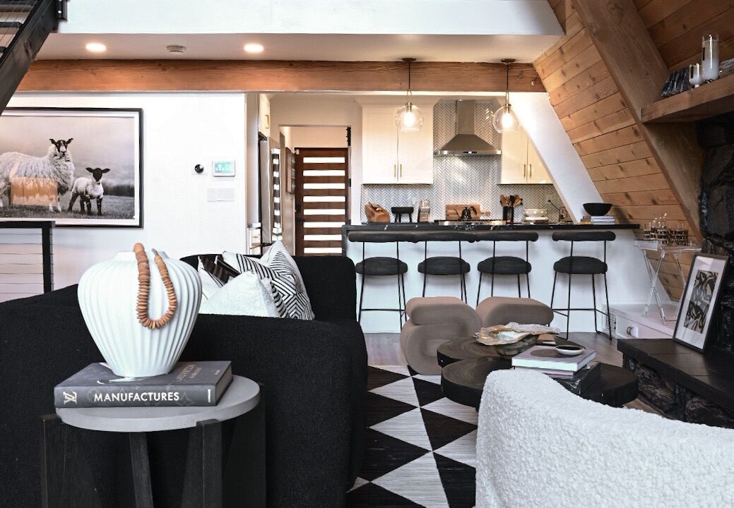 Photo of Livingroom in Cedar Glen
