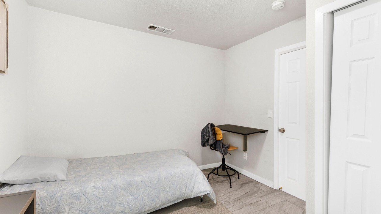 Photo of Bedroom in Compton